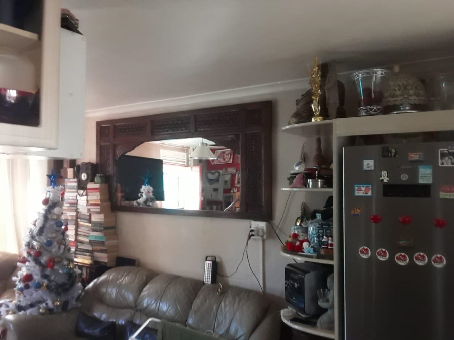 2 Bedroom Property for Sale in Zonnebloem Western Cape